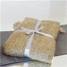 Miękki pled moherowy w oliwkowym kolorze