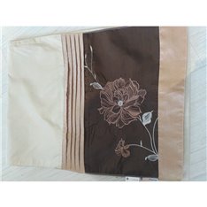 Bieżnik brązowy z urokliwym kwietnym haftem