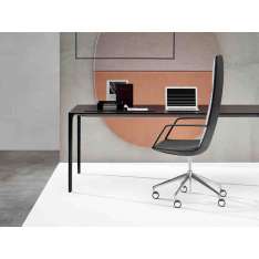 Średnie krzesło z podłokietnikami na kółkach Arper Catifa Sensit