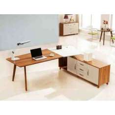Drewniane biurko biurowe w kształcie litery L z półkami Arrediorg.It® Evolutio A309