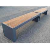 Modułowa ławka ogrodowa z drewna i stali Atelier So Green STEELAB