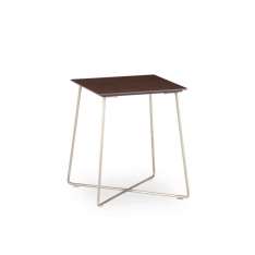 Kwadratowy stolik boczny z forniru drewnianego B&T Design FLY