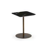 Kwadratowy stolik boczny z marmuru B&T Design NOA