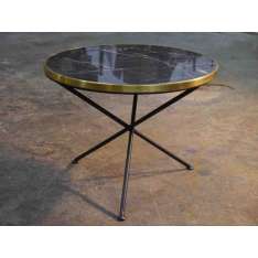 Okrągły stolik kawowy z marmurowym blatem i stalową podstawą Dadra Tripode
