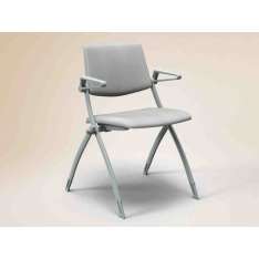 Składane krzesło treningowe z tkaniny z podłokietnikami, z możliwością układania w stosy Fantoni ZERO9