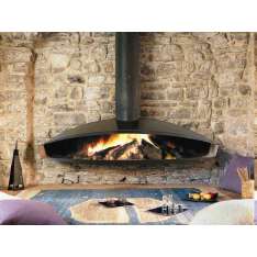 Centralny, wiszący kominek stalowy Focus creation ANTÉFOCUS