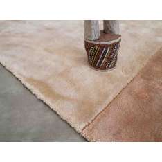 Ręcznie wykonany dywan z tencelu G.T.Design In-Touch CAMPITURE