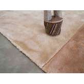 Ręcznie wykonany dywan z tencelu G.T.Design In-Touch CAMPITURE