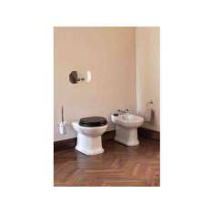 Porcelanowa toaleta Gentry Home Claremont