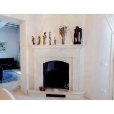 Kominek z kamienia naturalnego montowany na ścianie Gh Lazzerini Fireplace 20