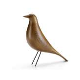 Drewniany przedmiot dekoracyjny In Stock VITRA - EAMES HOUSE BIRD WALNUT