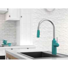 Bateria mieszająca z dozownikiem środka dezynfekującego w sprayu Justime Chapter 2