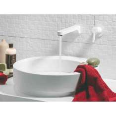 Jednouchwytowa bateria umywalkowa ścienna Newform Ergo