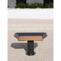 Univers et Cité Oria Stool