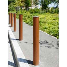 Univers et Cité Exotica Bollard