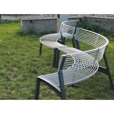 mmcité vera | Curved park bench with backrest