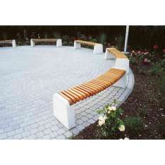 mmcité forma | Curved park bench