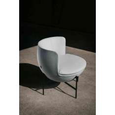 La manufacture Calice Armchair