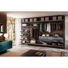 Lago Vista Walk-in Closet - 1186