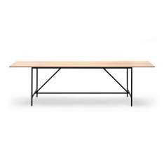 Karakter Dinning Table