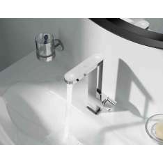 Grohe Plus Single-lever basin mixer 1/2" with temperature display M-Size