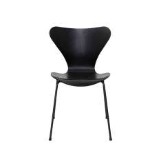 Fritz Hansen Series 7™ | 3107, Black, coloured ash, black base