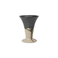 ferm LIVING Flores Vase - Sand/Black