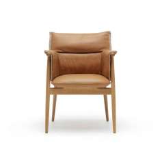 Carl Hansen & Søn E005 Embrace chair