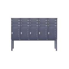 Briefkasten Manufaktur Basic | 15er Briefkastenanlage freistehend BASIC 863 ST-Q mit 5x Paketfach -15x Briefkasten in RAL 7016